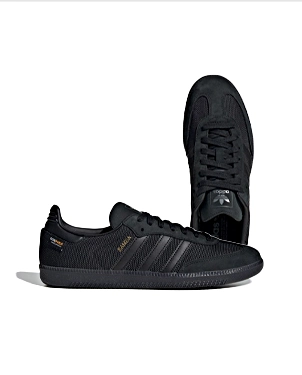 Black Nike Shoes